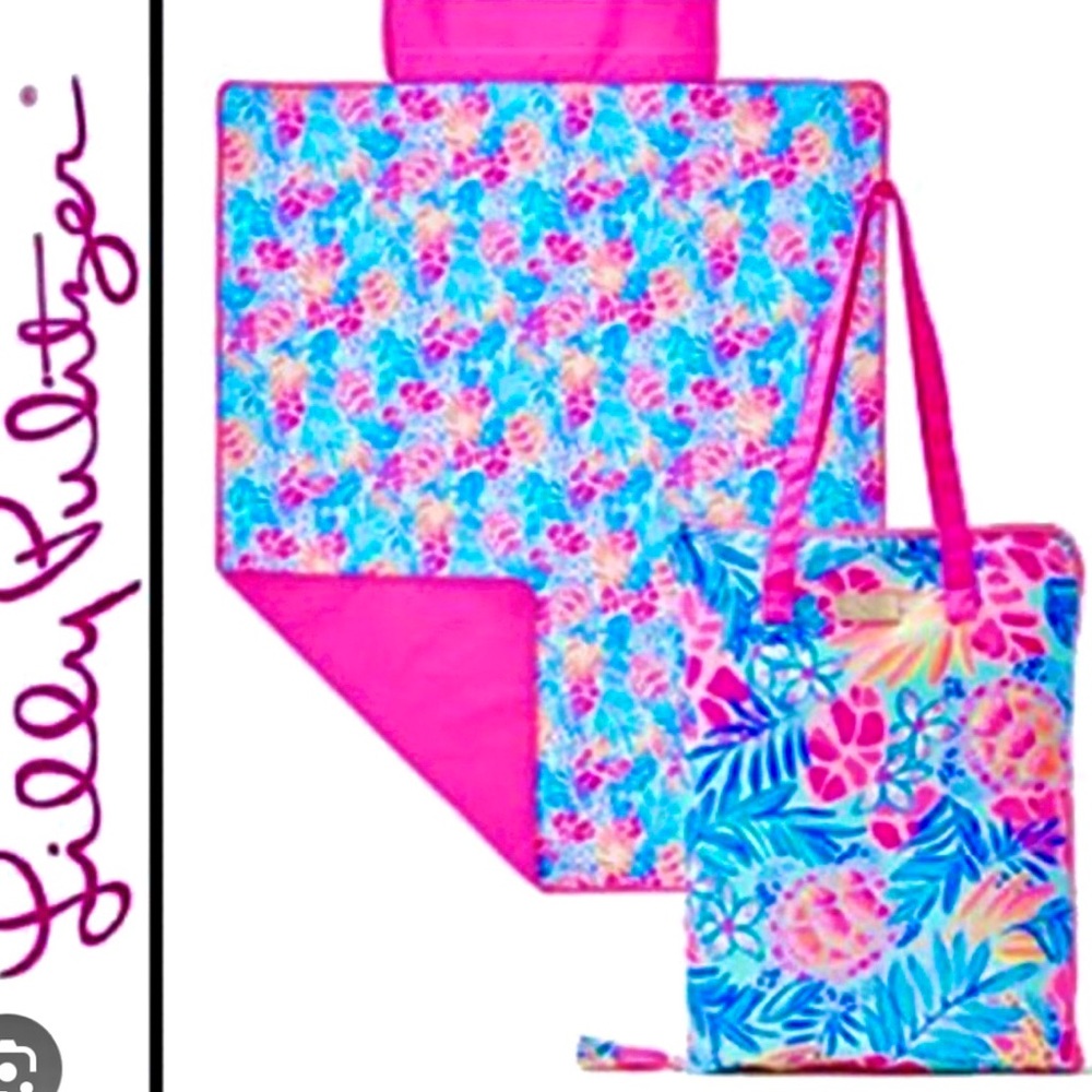 Lilly Pulitzer Hooded Beach Mat & Tote